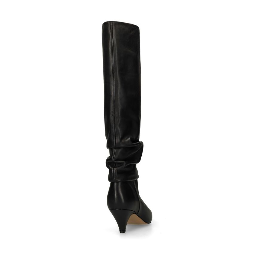 Schwarze Lederstiefel mit Kitten Heel