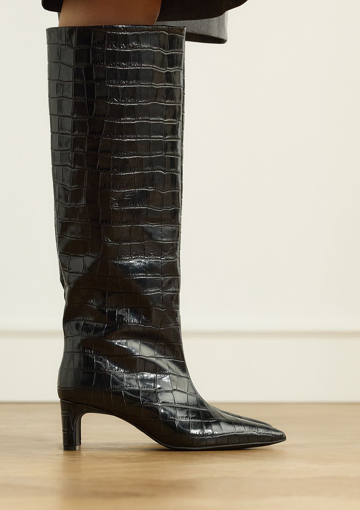 Zwarte leren hoge laarzen met croco print