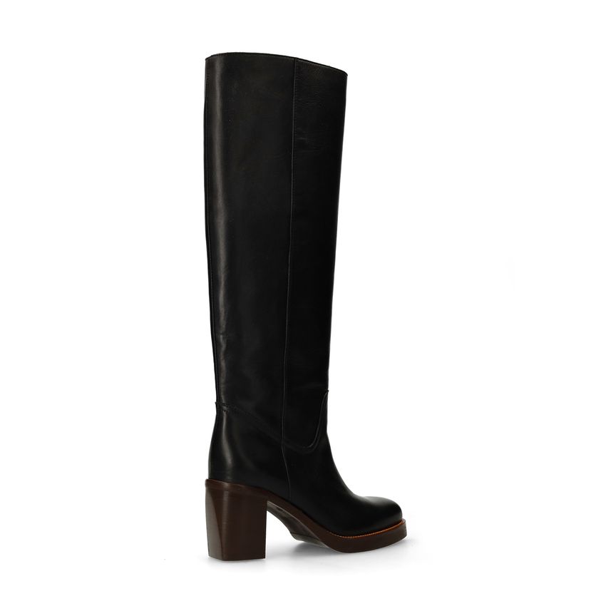 Schwarze Lederstiefel mit Absatz