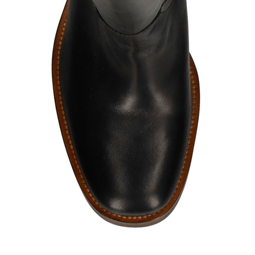 Schwarze Lederstiefel mit Absatz