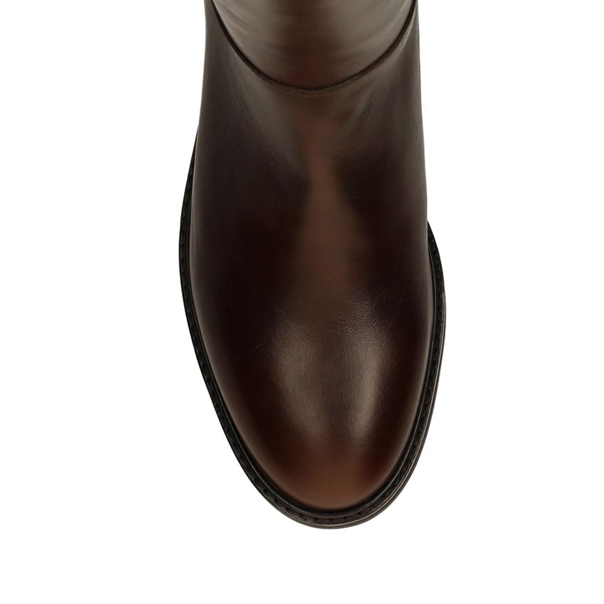 Braune Lederstiefel