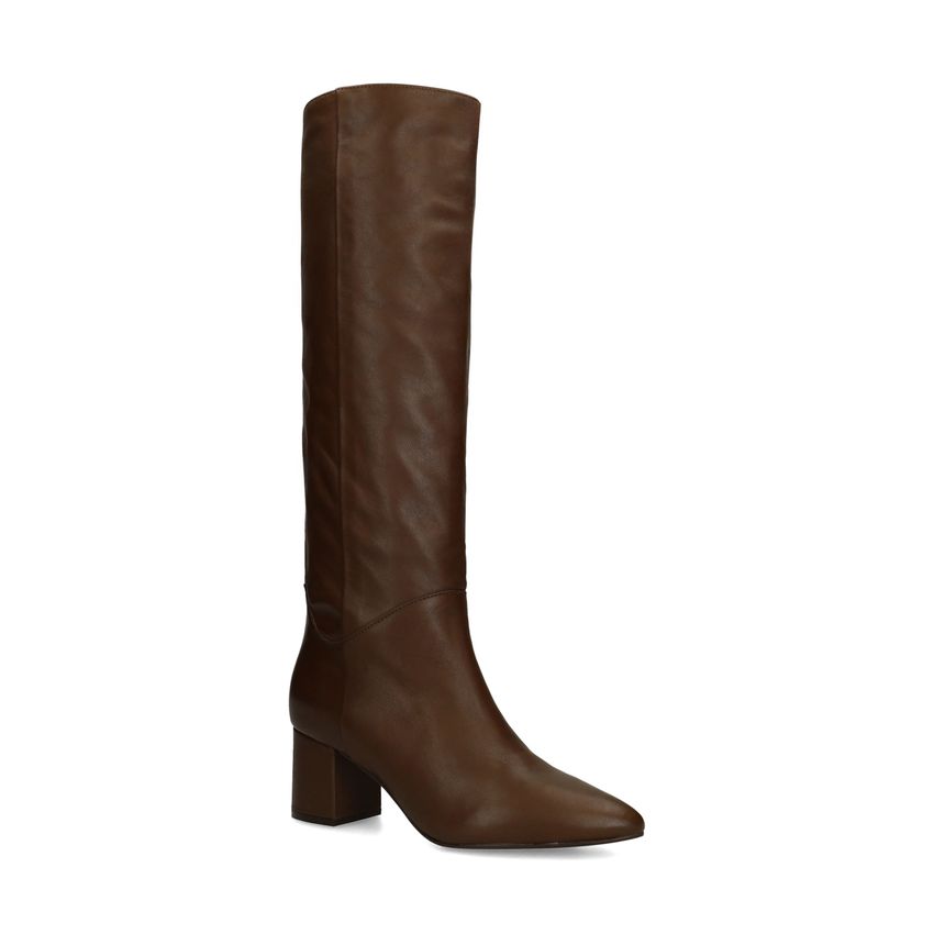 Braune Lederstiefel mit Absatz