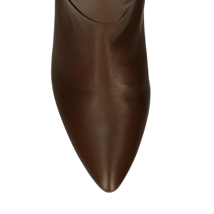 Braune Lederstiefel mit Absatz