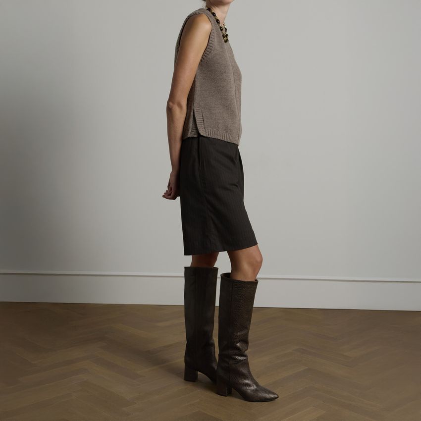 Braune Lederstiefel mit Absatz und Schlangenmuster