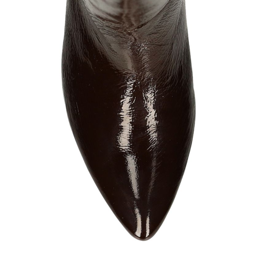 Braune Lacklederstiefel mit Absatz