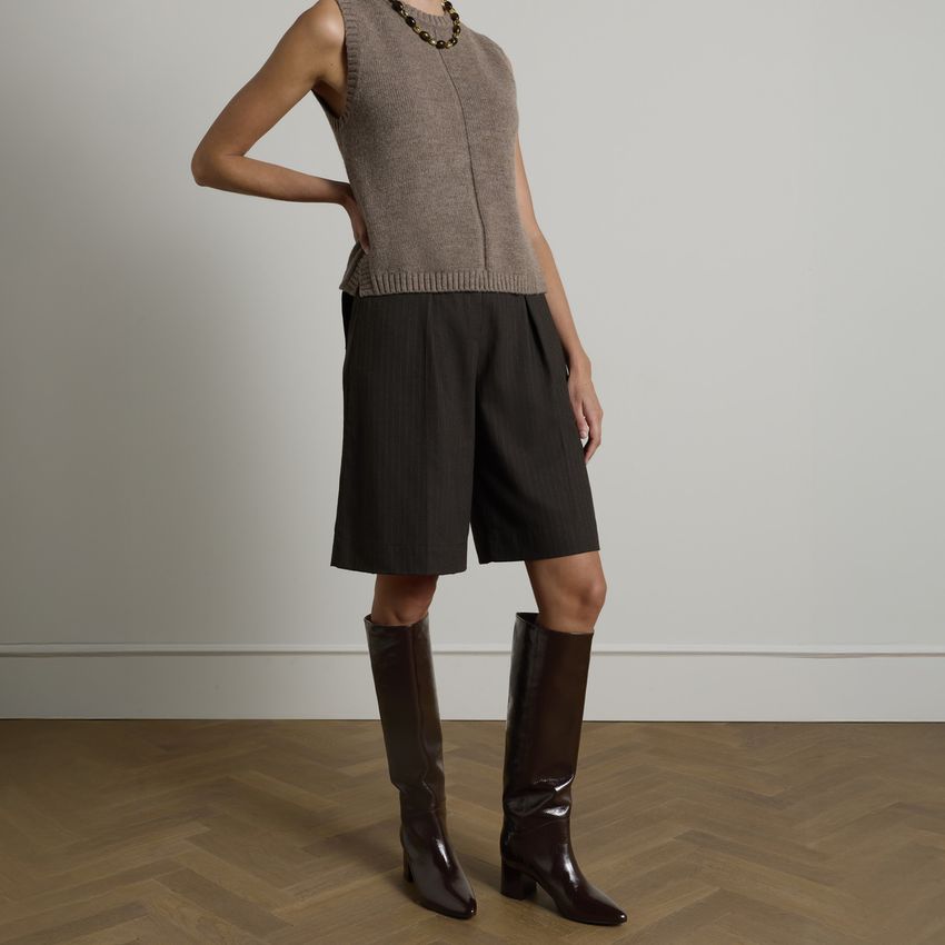 Braune Lacklederstiefel mit Absatz