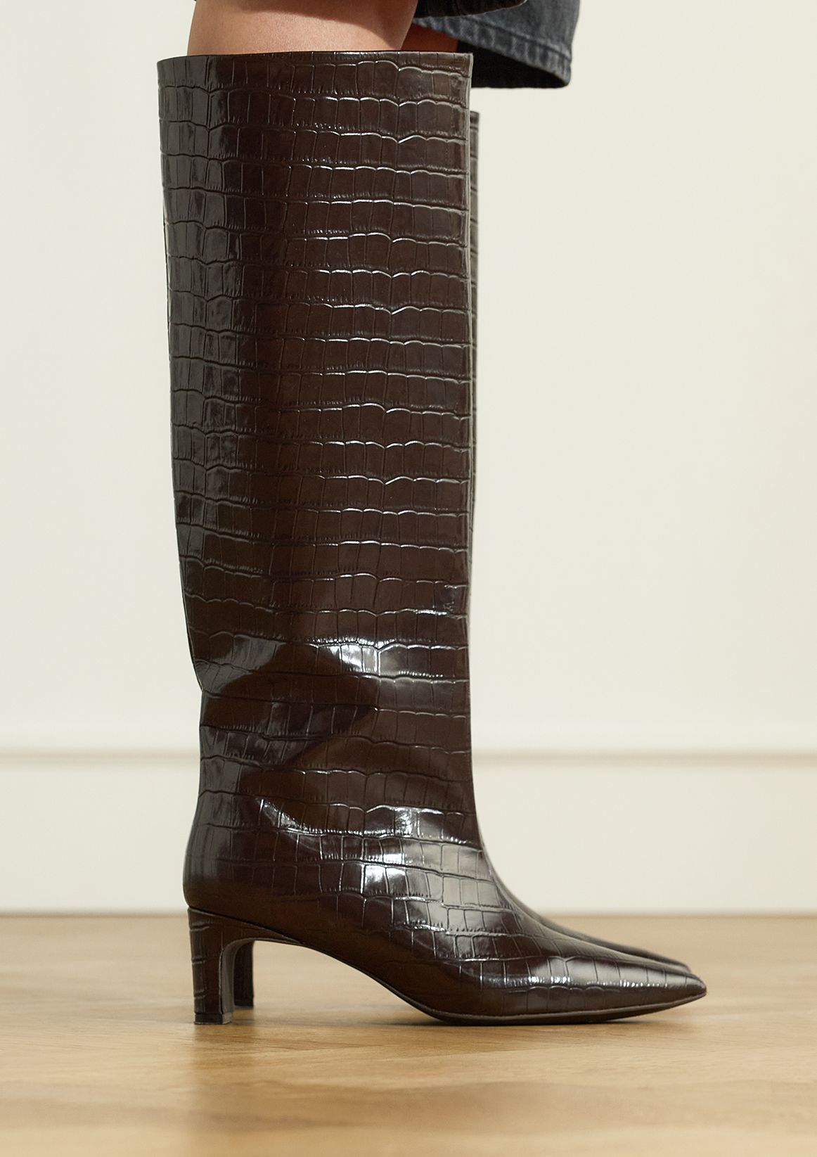 Bruine leren hoge laarzen met croco print