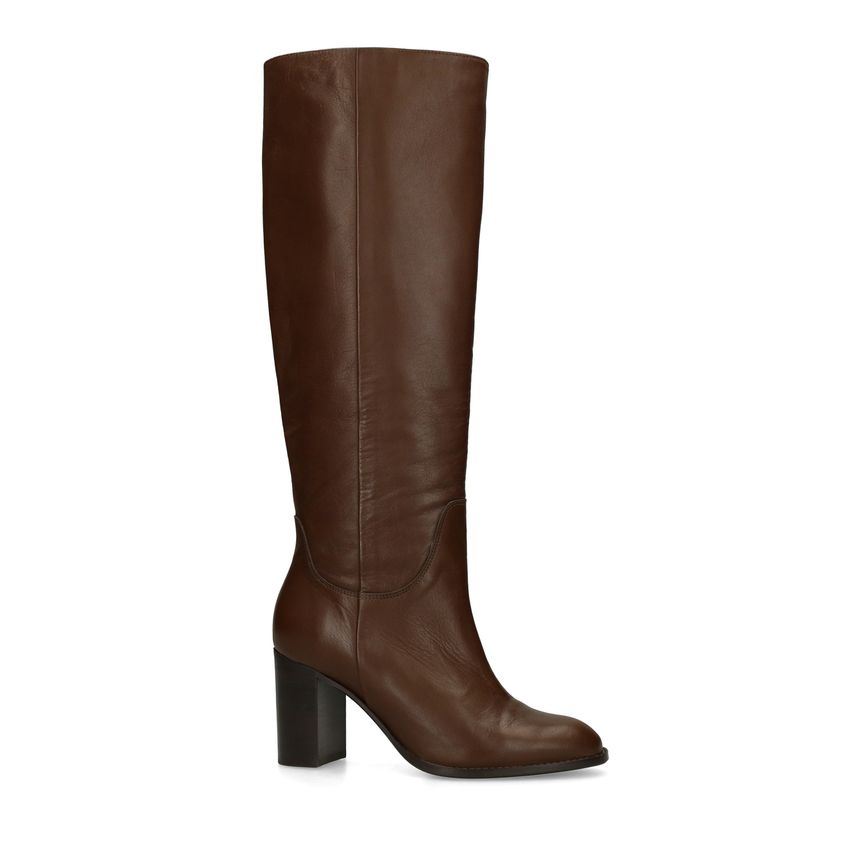 Braune Lederstiefel mit Absatz