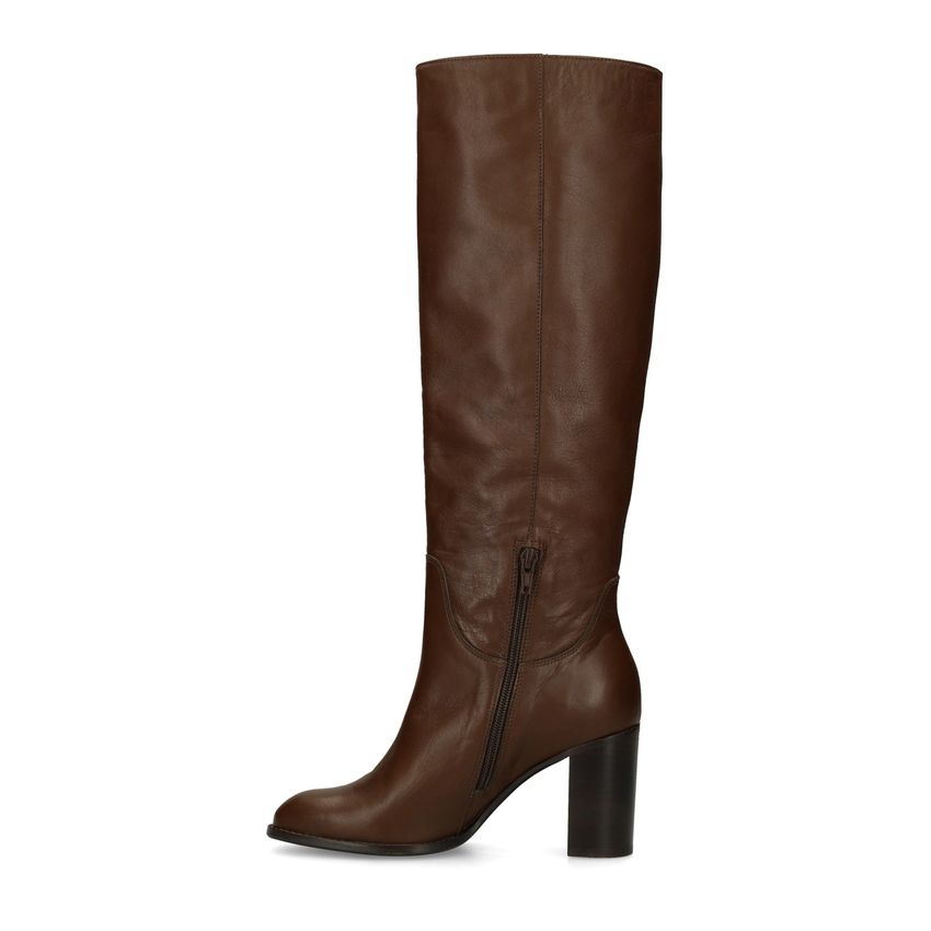 Braune Lederstiefel mit Absatz