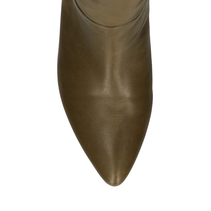Olivgrüne Lederstiefel mit Absatz