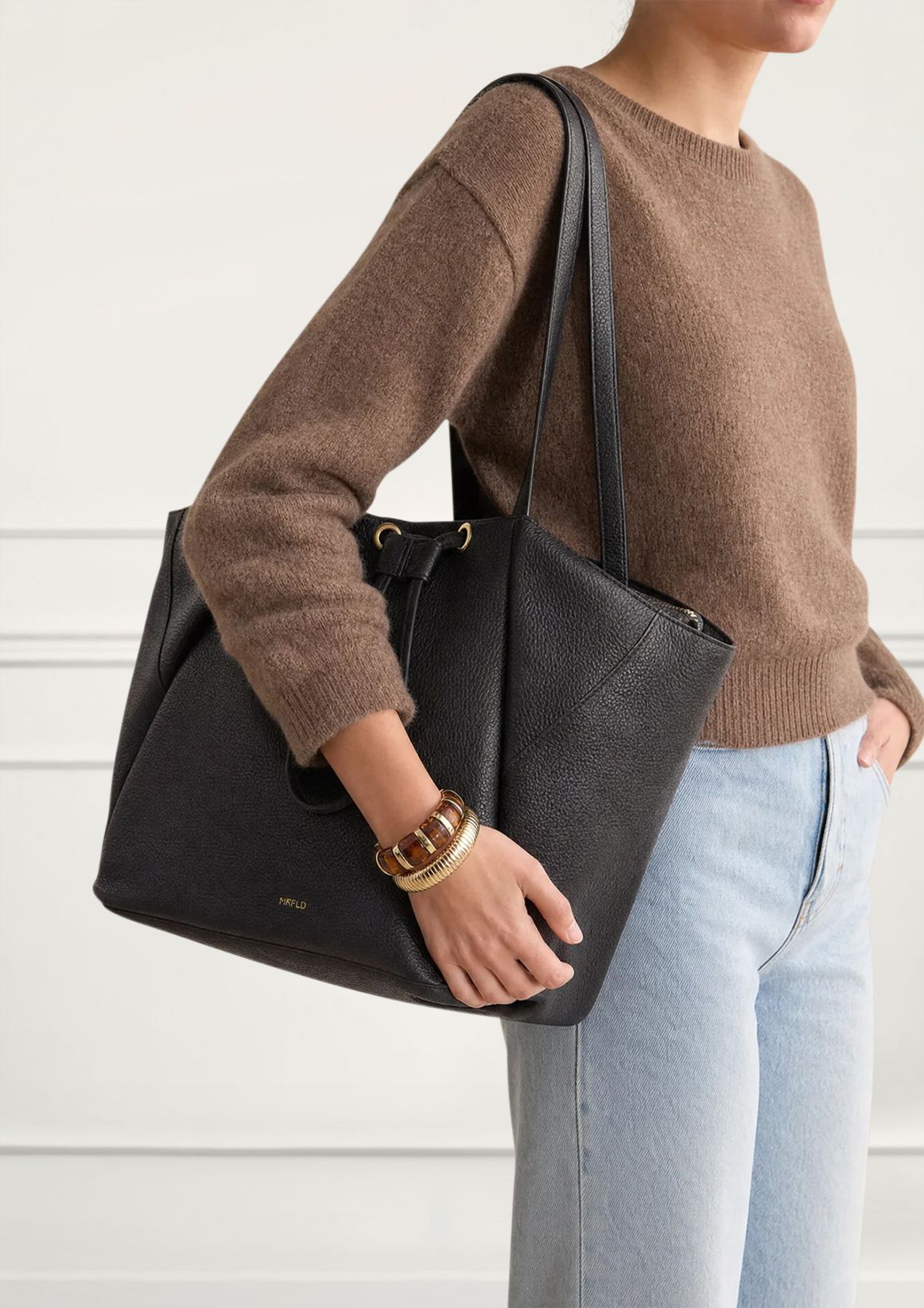 Zwarte leren shopper met aantrekkoord