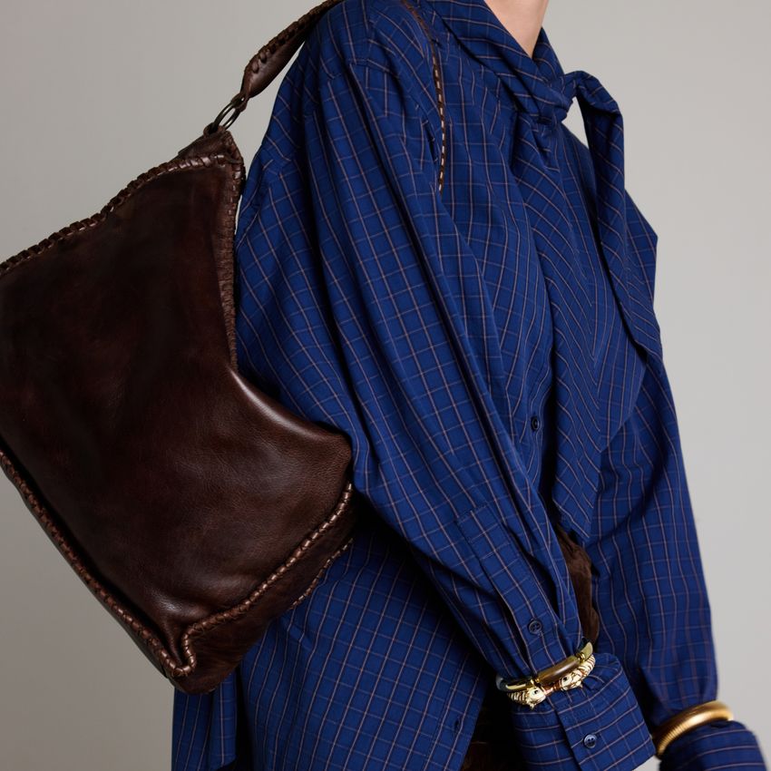 Braune Leder-Schultertasche mit Flecht-Details