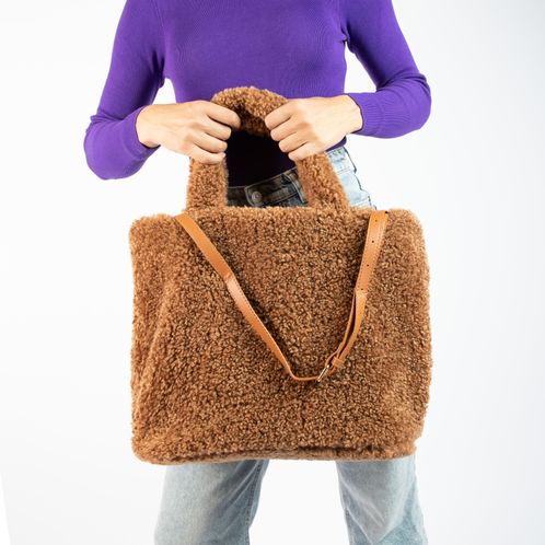 Cognacfarbener Shopper in Teddy-Optik