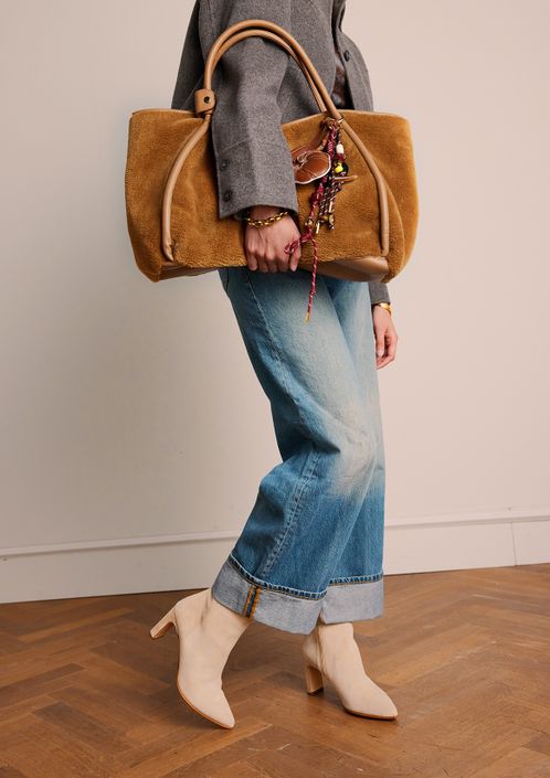 Cognacfarbener Shopper in Teddy-Optik