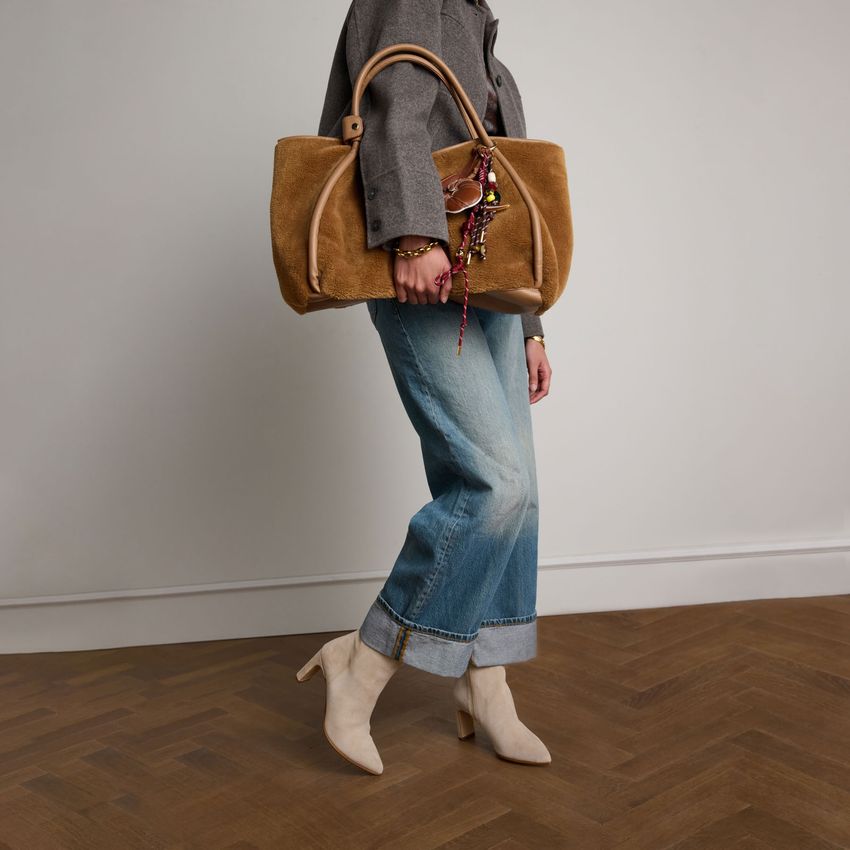 Cognacfarbener Shopper in Teddy-Optik