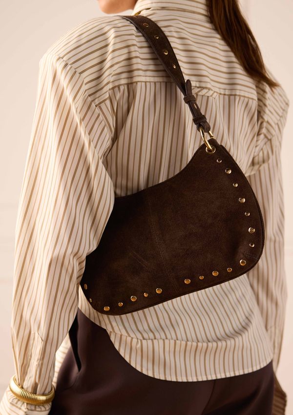 Dunkelbraune Veloursleder-Schultertasche mit goldfarbenen Nieten