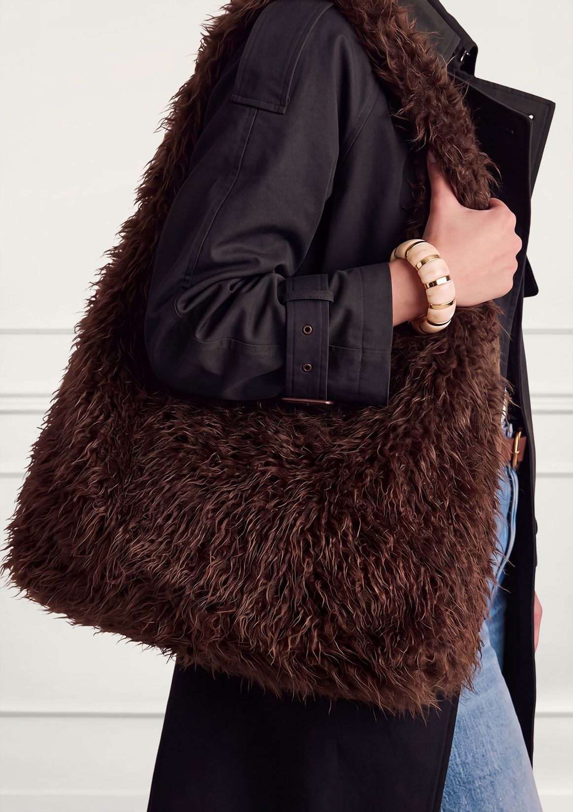 Braune Schultertasche in Fell-Optik
