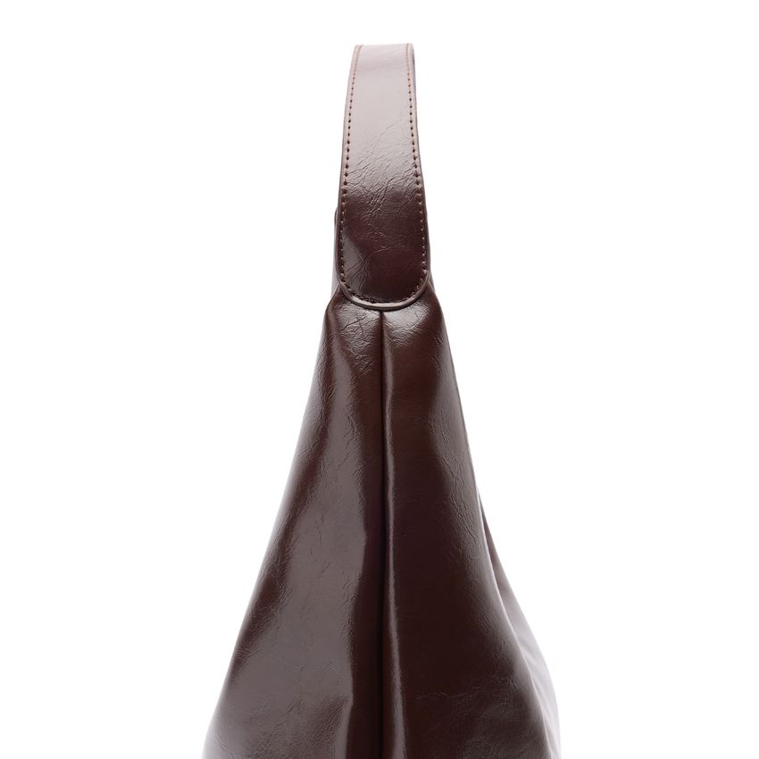 Dunkelbraune Schultertasche aus Lack