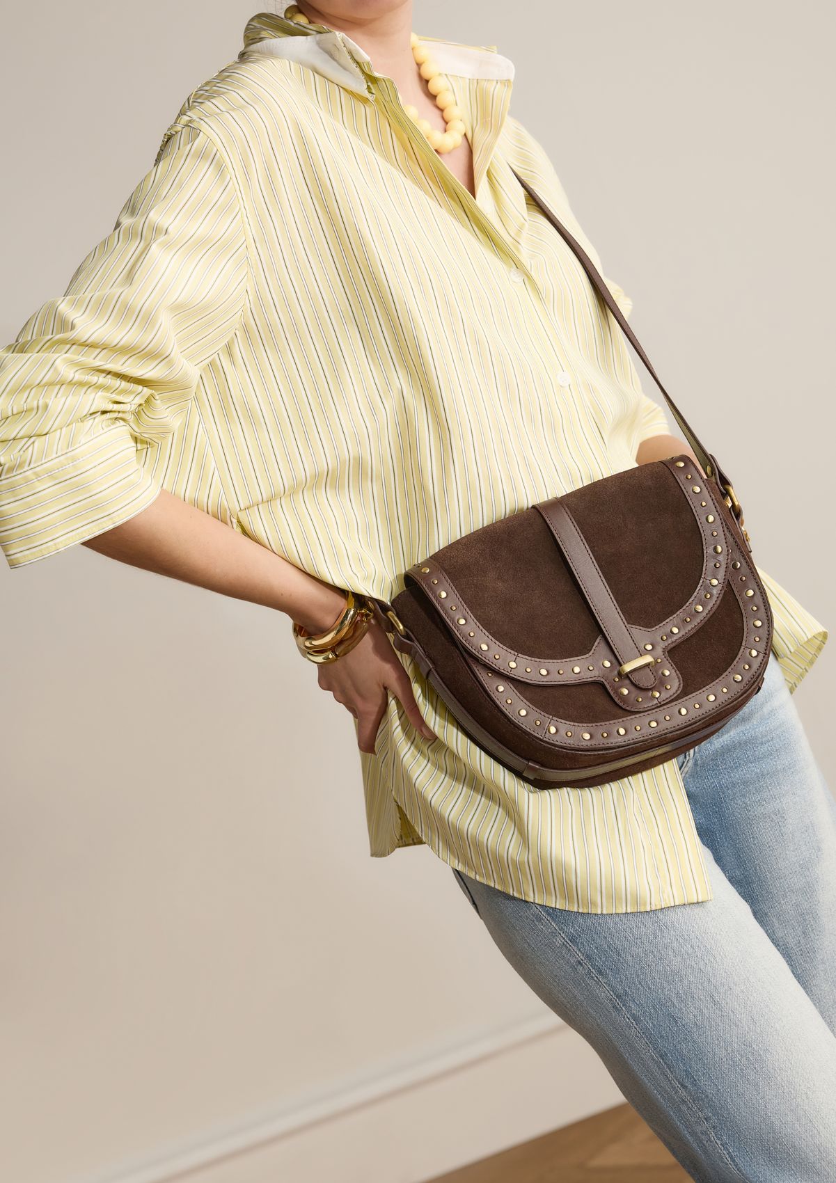 Dunkelbraune Schultertasche aus Veloursleder