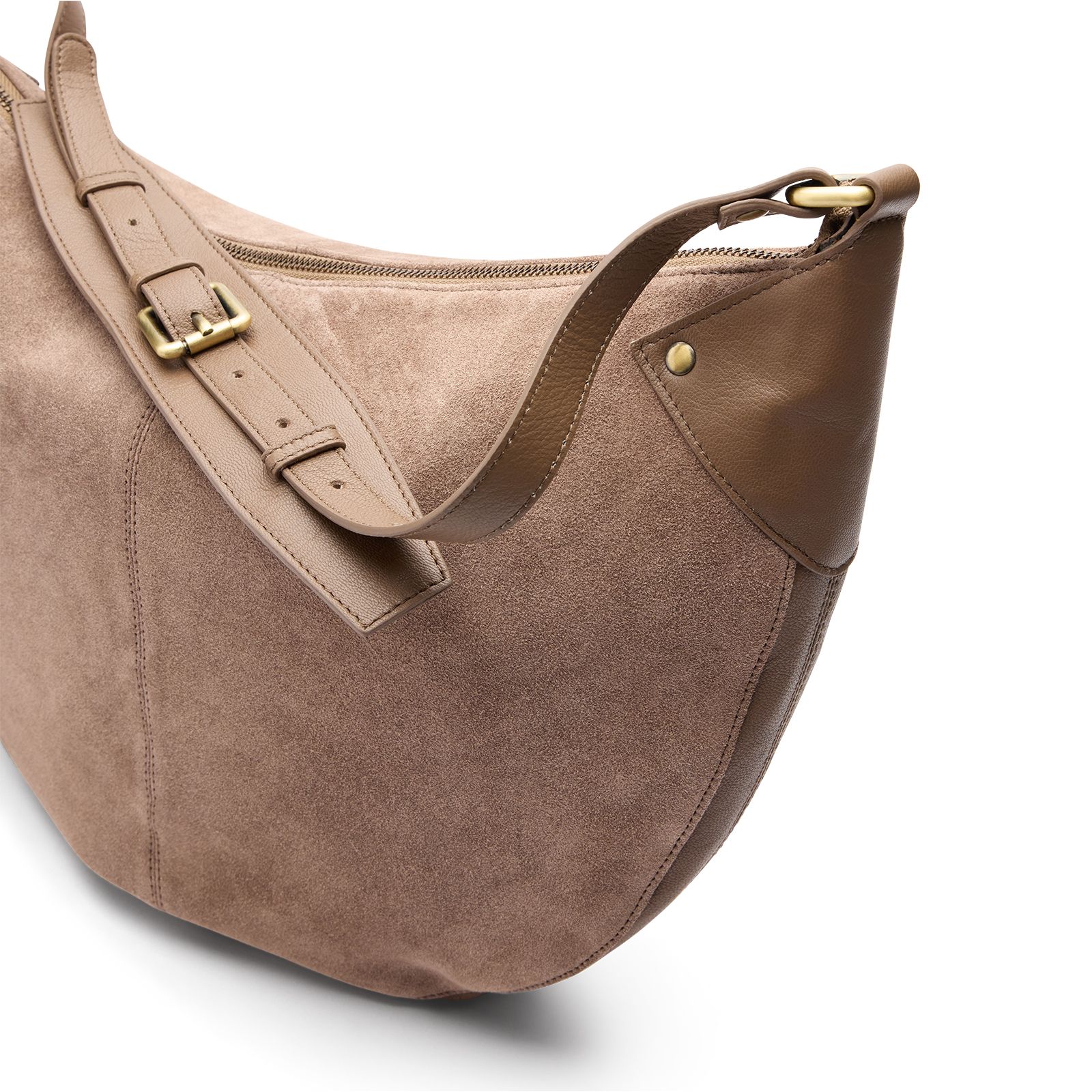 Braune Schultertasche aus Veloursleder
