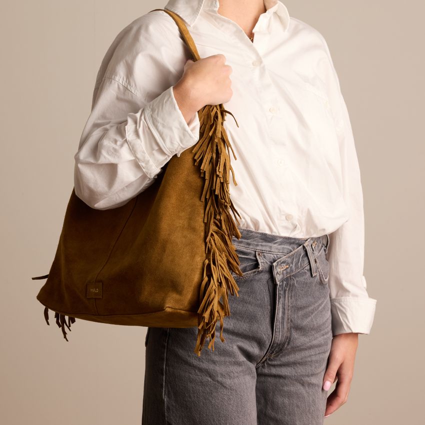 Cognacfarbene Veloursleder-Schultertasche mit Fransen