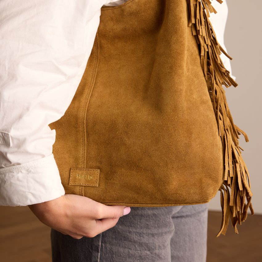 Cognacfarbene Veloursleder-Schultertasche mit Fransen