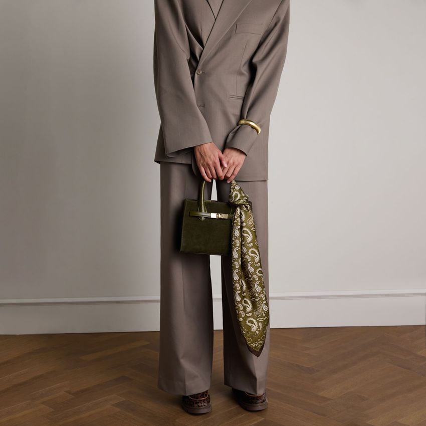 Olijfgroene suède handtas