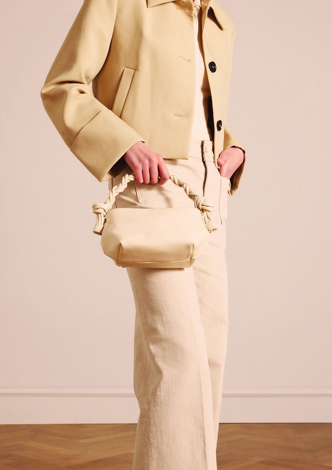 Offwhite Handtasche aus Lack