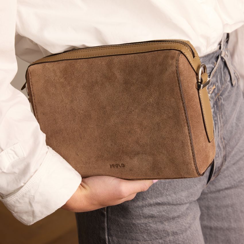 Taupefarbene Unisex-Schultertasche aus Veloursleder