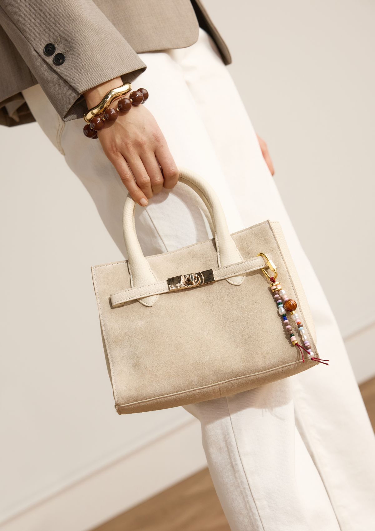 Off white suède handtas