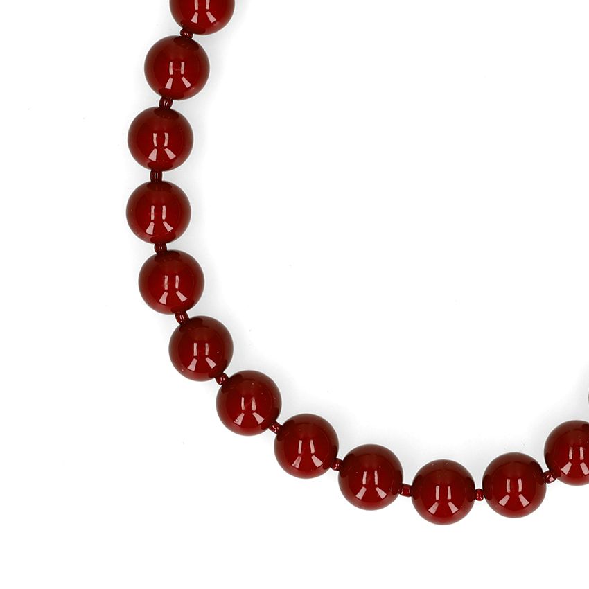 Braune Perlenkette