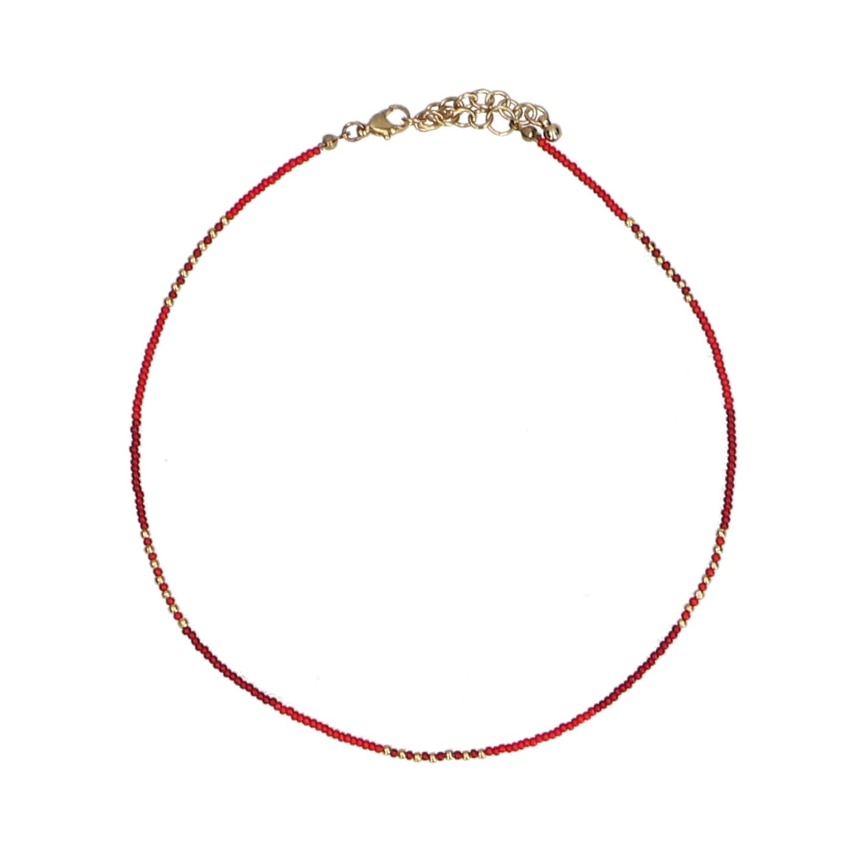Rote Perlenkette