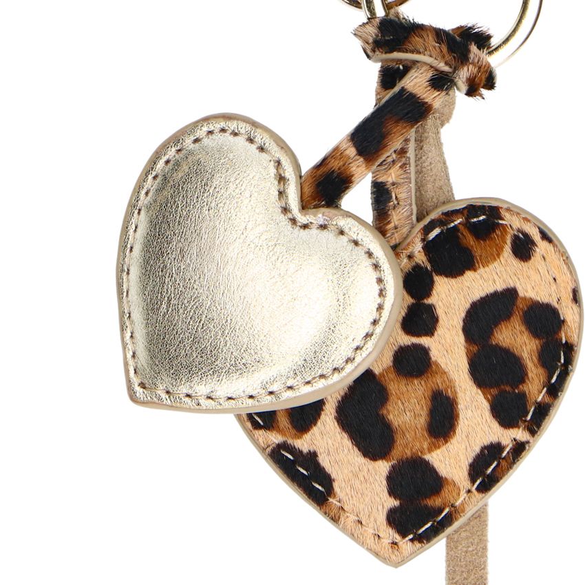 Leopard sleutelhanger met hartjes