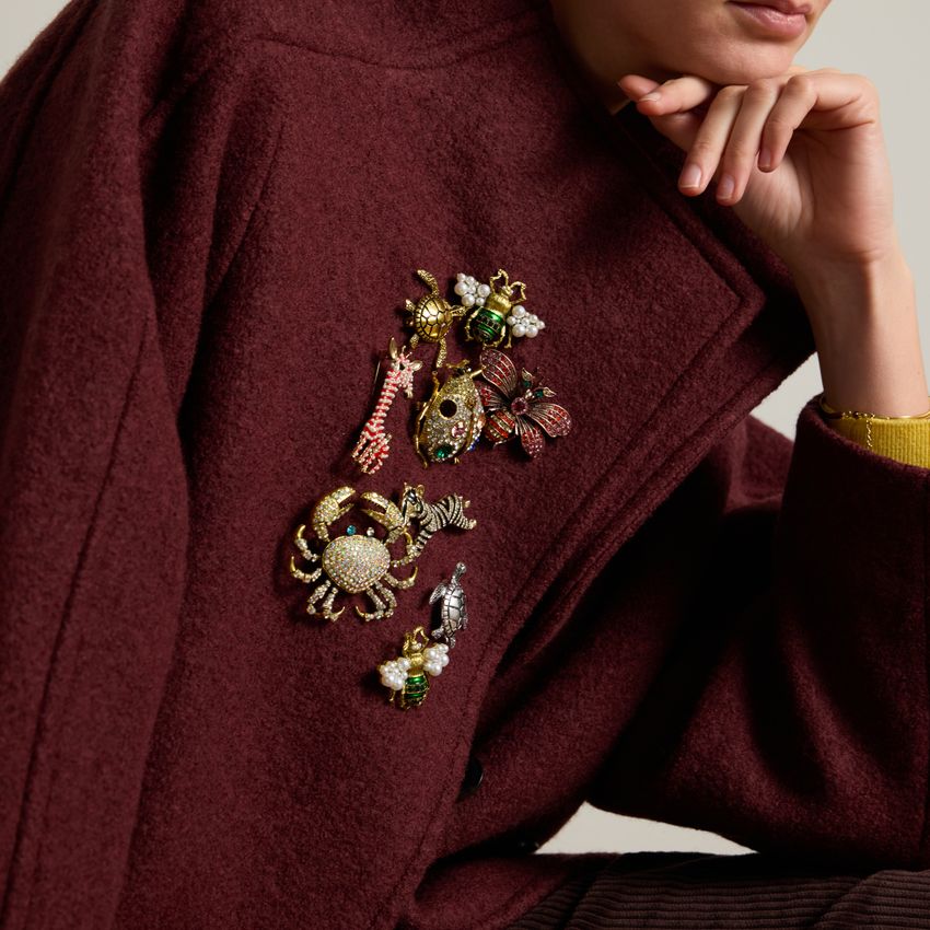 Goudkleurige kever broche