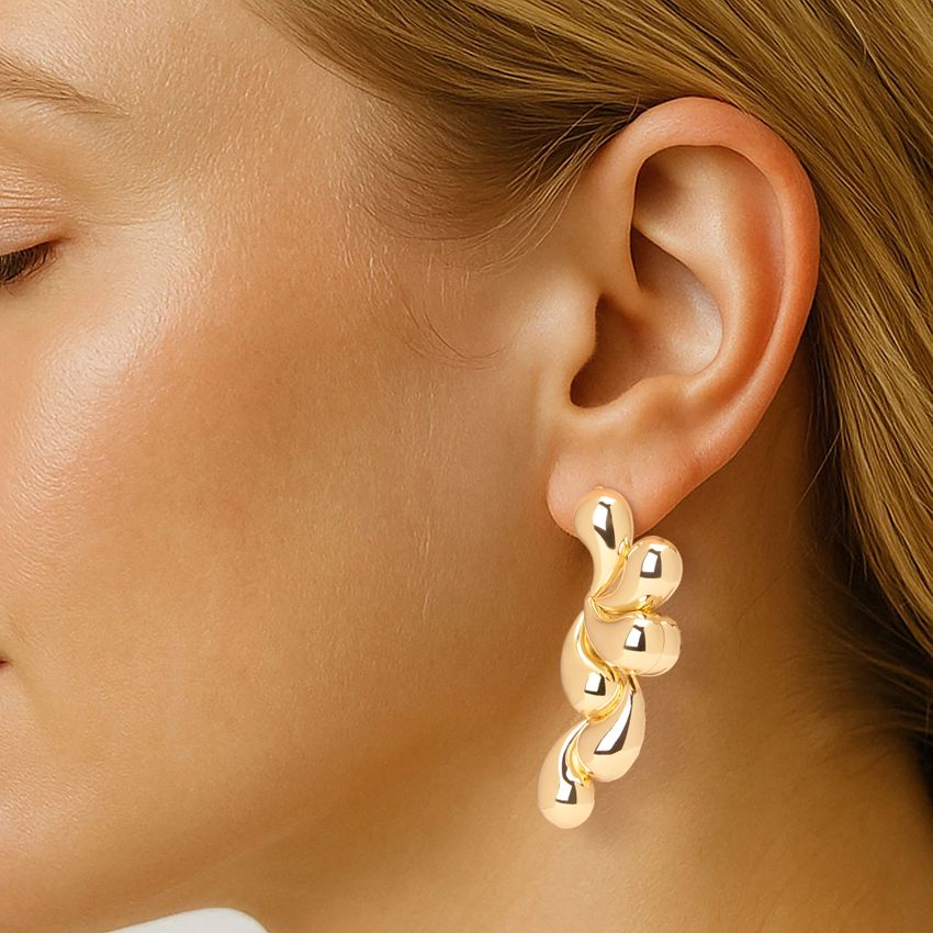 Goldfarbene Tropfen-Ohrringe