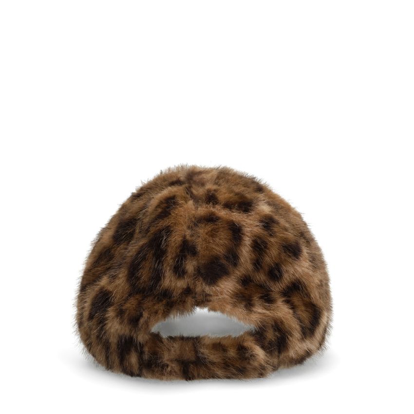 Fluffy leopard pet