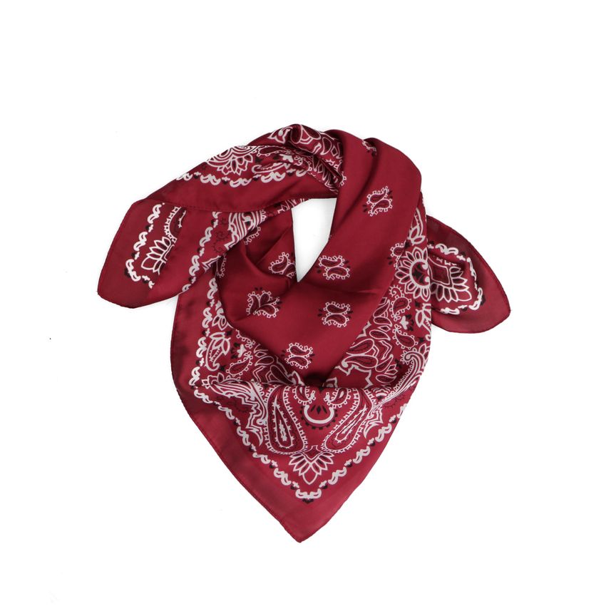 Rotes Tuch mit weißen Details