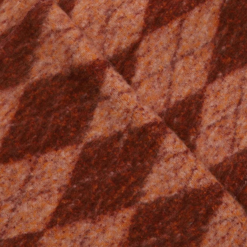 Roze/rode sjaal met geruite oranje details