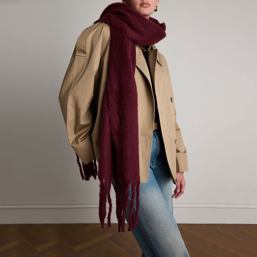 Bordeauxroter Schal