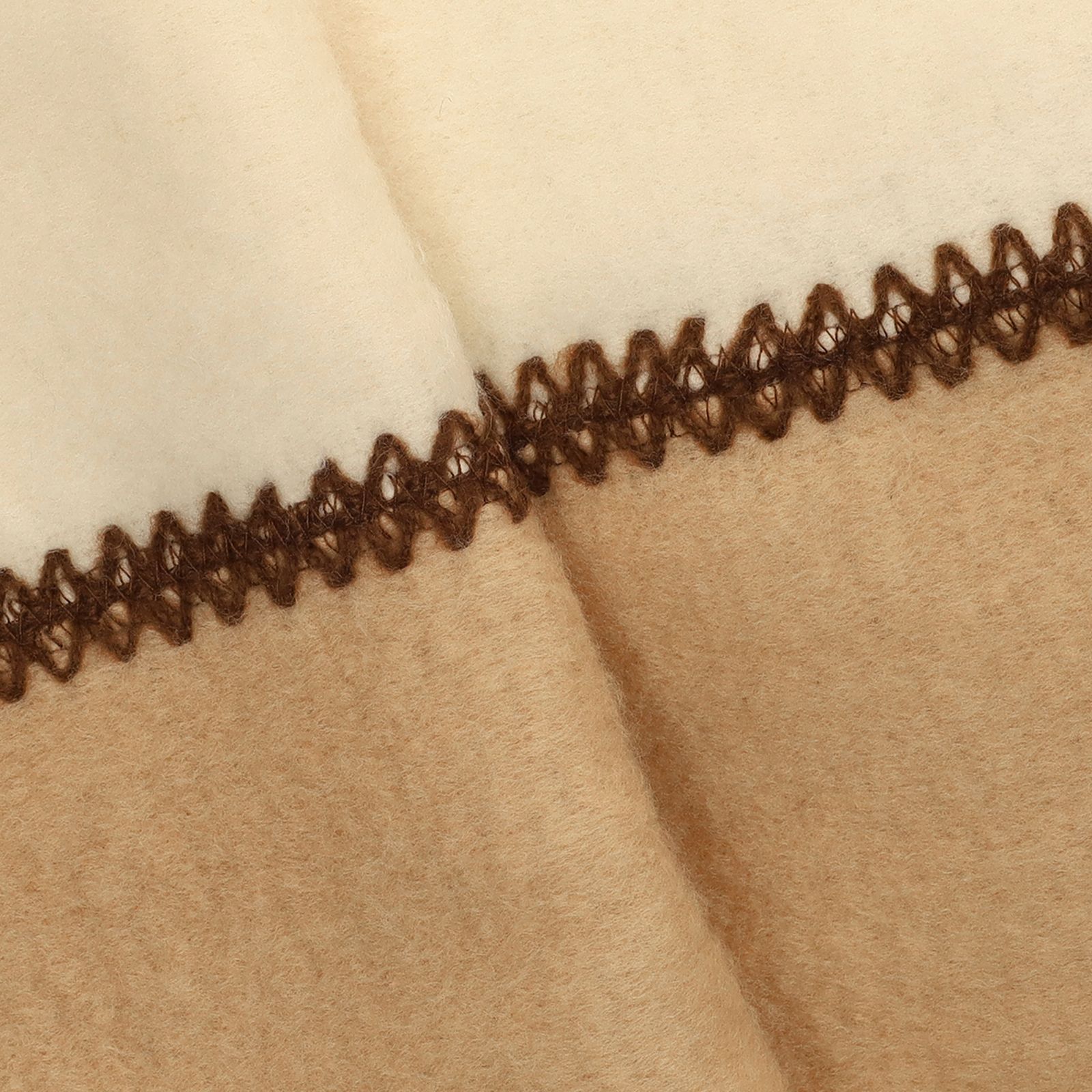 Beige sjaal met beige en bruine details