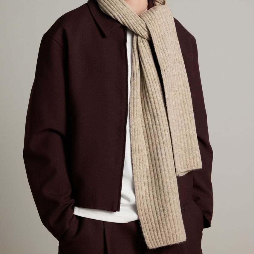 Beige sjaal met ribbel details