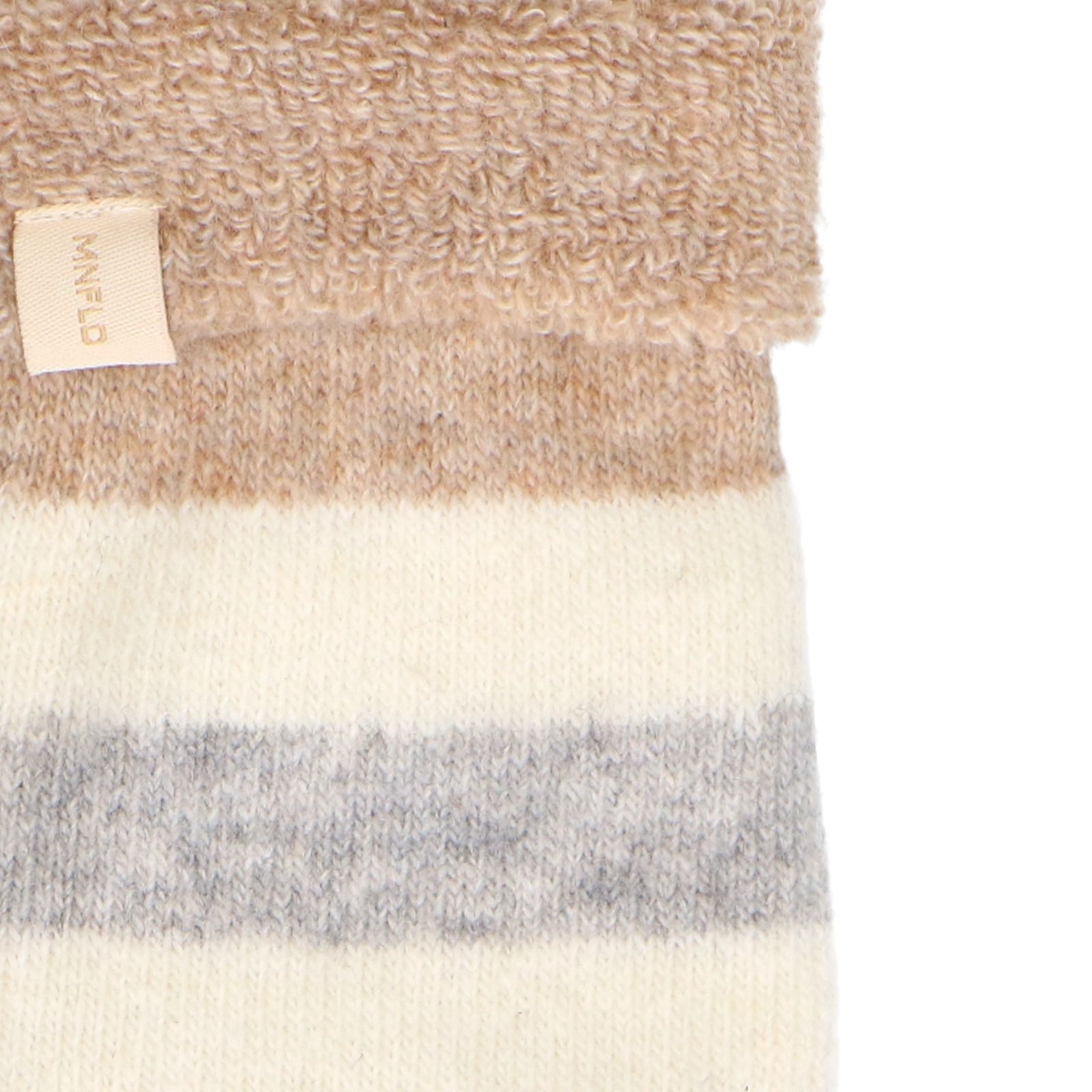 Grau gestreifte Socken
